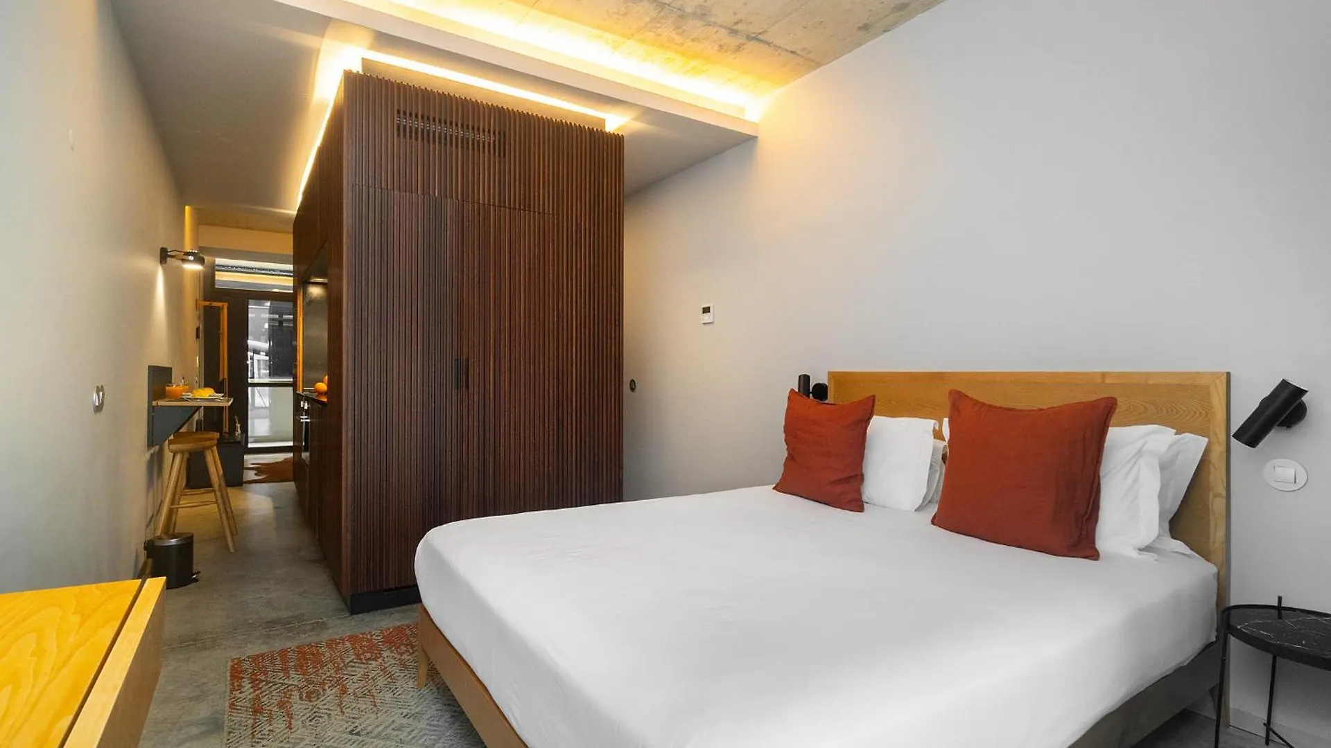 Whome Urban Loft With Modern Interior Design Lisbon 0*,