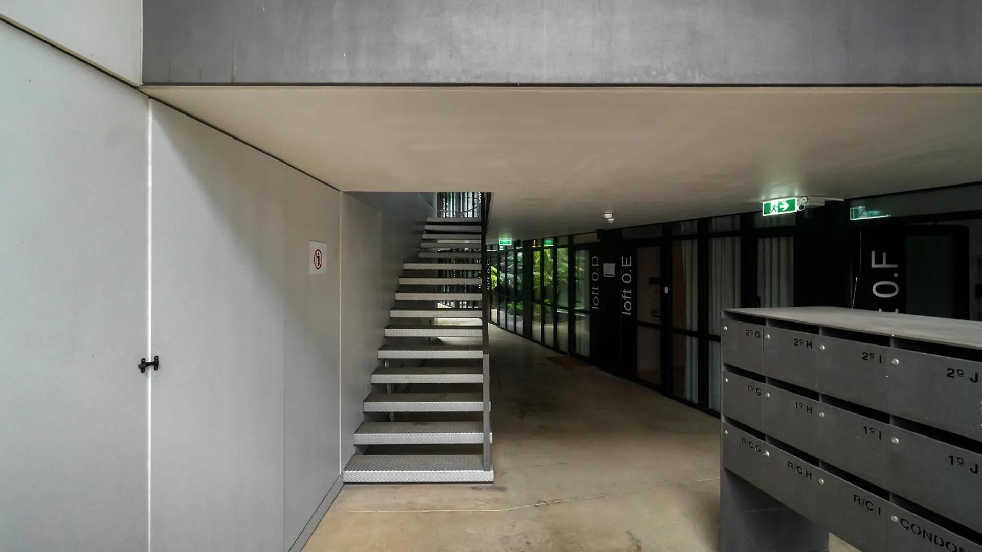 アパート Whome Urban Loft With Modern Interior Design リスボン